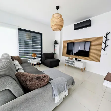 Villa Aurea - *